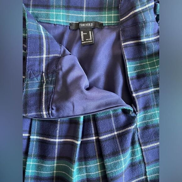 Forever 21 buckled pleated plaid skirt green and blue size M - Picture 6 of 8
